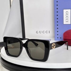 Gucci Black Oversized Square Sunglasses